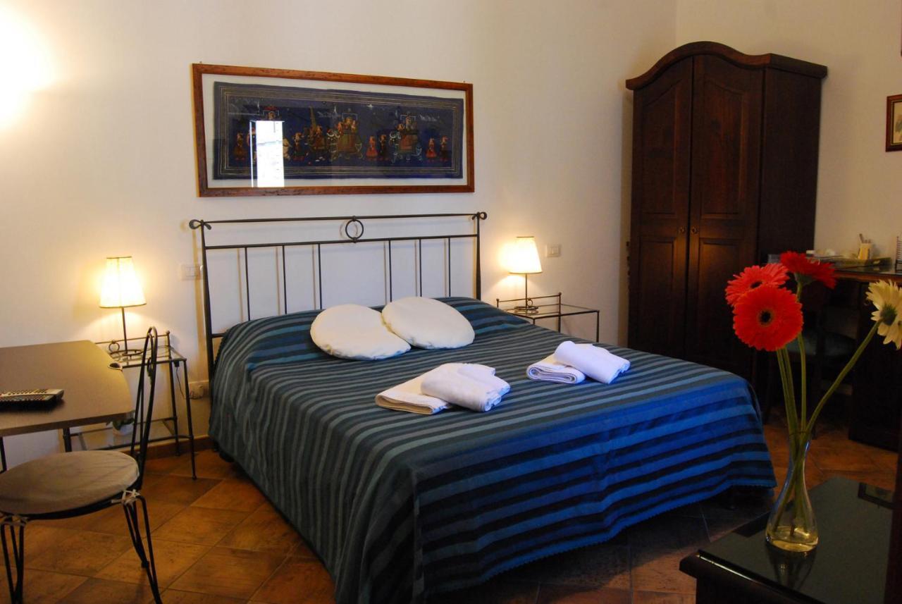 B&B Corte Barocca Lecce Bagian luar foto