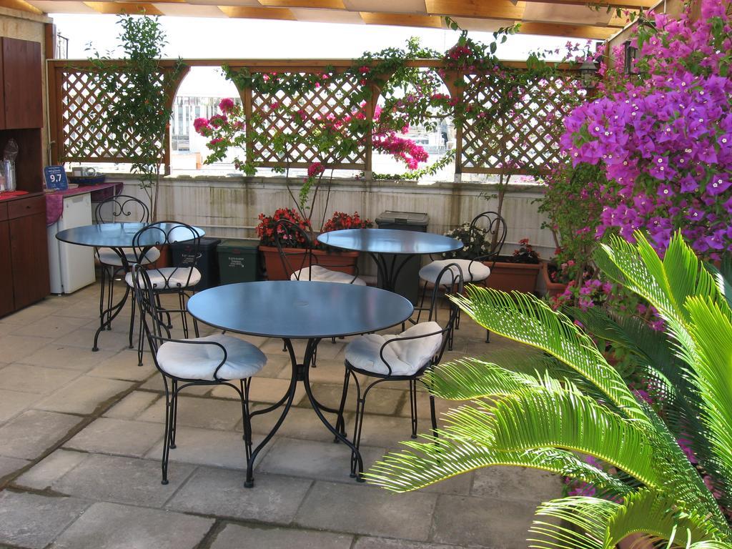 B&B Corte Barocca Lecce Bagian luar foto